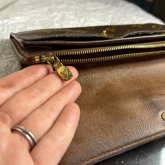 1994 Louis Vuitton Sarah Monogram Wallet - Vintage - Picture 10 of 10